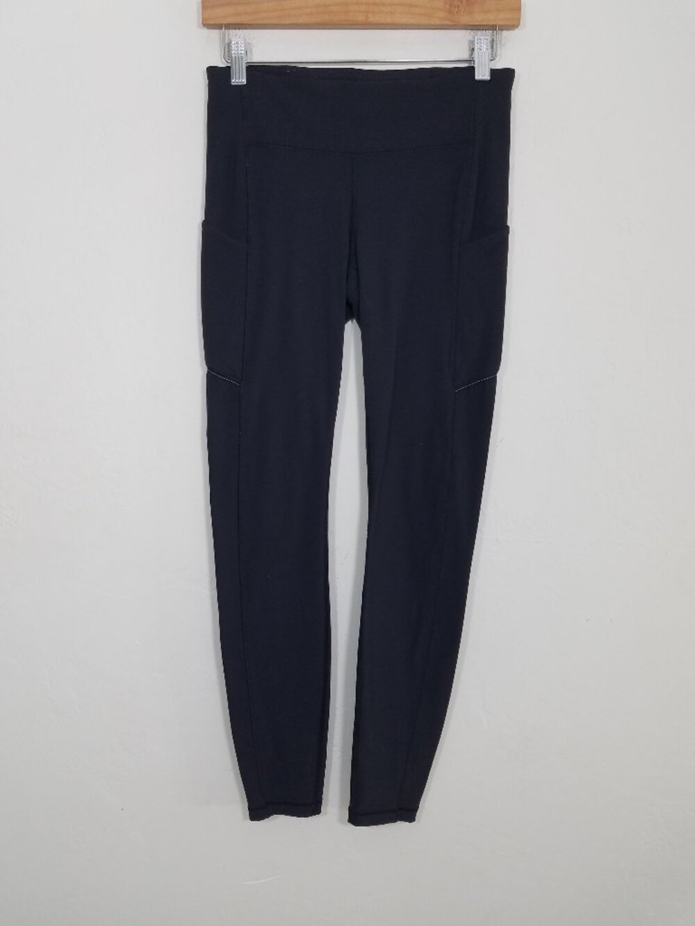 Lululemon Legging with Side Pockets Black Size 6